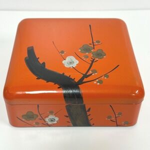Vintage Japanese lacquer box